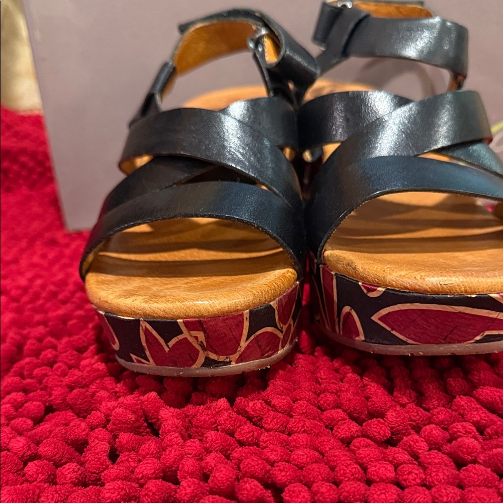Naya Black and Red Nalani Platform Sandals - Picture 6 of 7